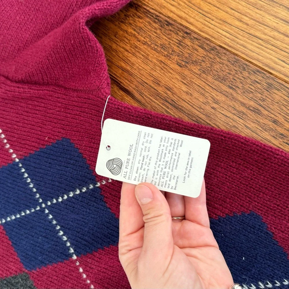 New John Ashford %100 wool crew neck sweater with argyle design size L - Picture 5 of 11